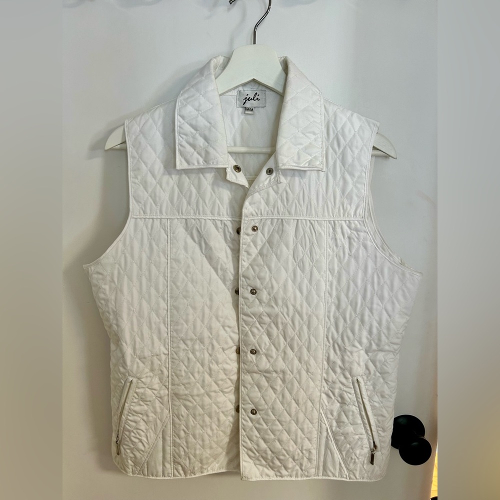 White Spring/Summer vest